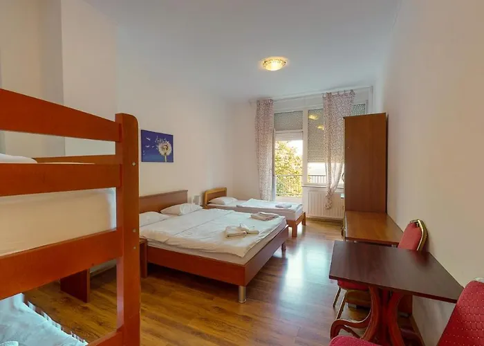 普拉尼纳斯基辛塔尔佩特赫瓦斯酒店 * 代尔尼采