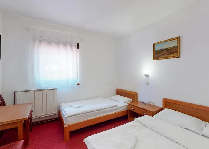 普拉尼纳斯基辛塔尔佩特赫瓦斯酒店